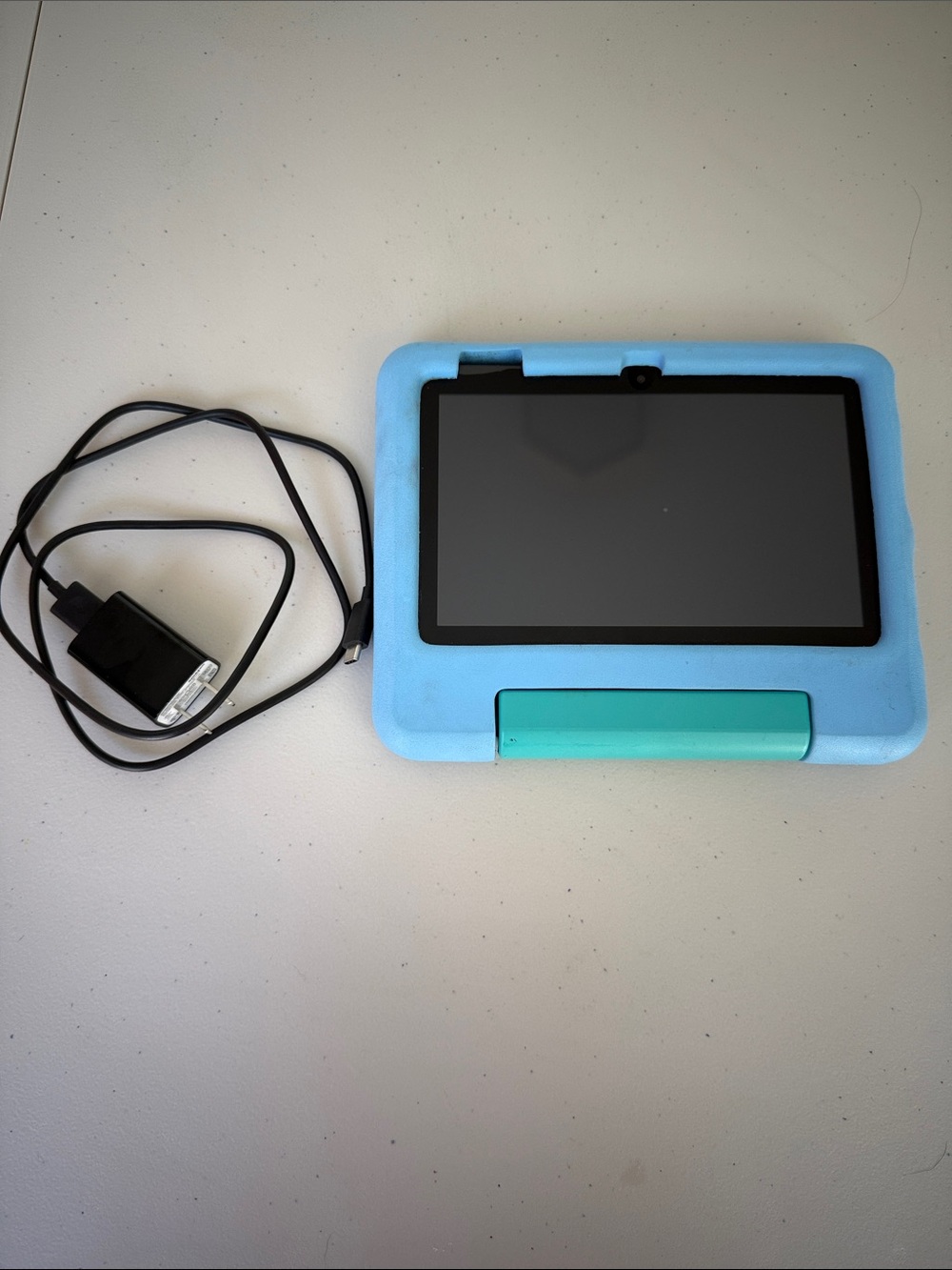 Amazon Kids Tablet in Light Blue with Teal Case, Screen Protector and Charger